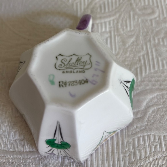 Shelley Queen Anne Style, Pansies Cup & Saucer Rd. 723404 - Picture 8 of 8